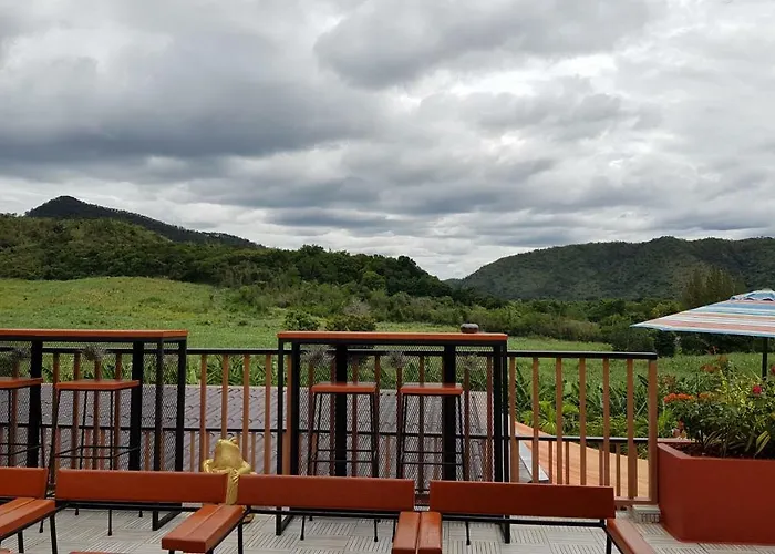 โรงแรม เดินระเบียง สวนผึ้ง 4*