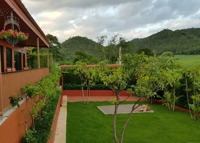 โรงแรม เดินระเบียง สวนผึ้ง 4*