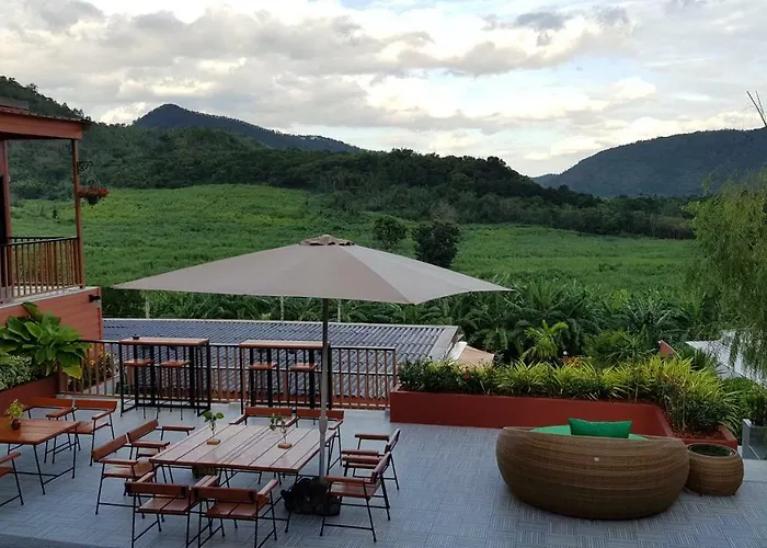 โรงแรม เดินระเบียง สวนผึ้ง RATCHABURI PROVINCE