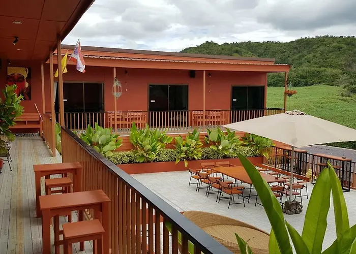 โรงแรม เดินระเบียง สวนผึ้ง 4*