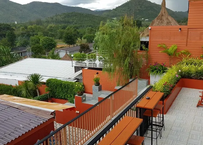เดินระเบียง สวนผึ้ง โรงแรม RATCHABURI PROVINCE