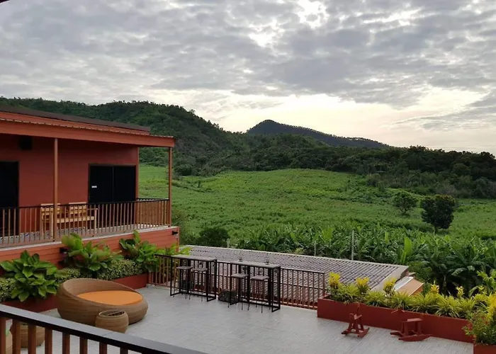 เดินระเบียง สวนผึ้ง 4*